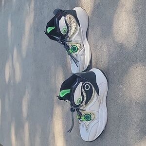 Green 3c sport basketball shoes boys size 4